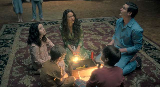 Reasons Why You Should Be Watching Netflix’s The Haunting of Hill House 